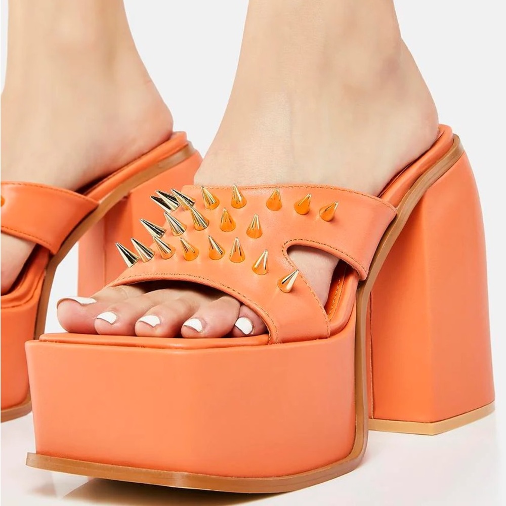 Orange spiked platform heels - Picture 4 of 5